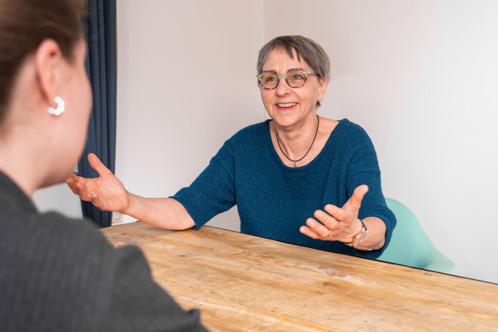 Bethina Fehlisch im Beratungsgespräch